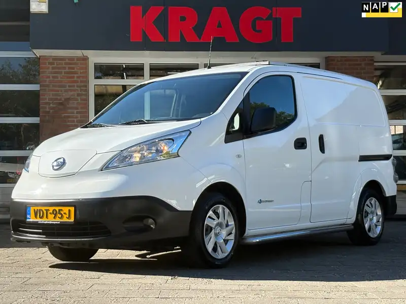 NISSAN Nv200