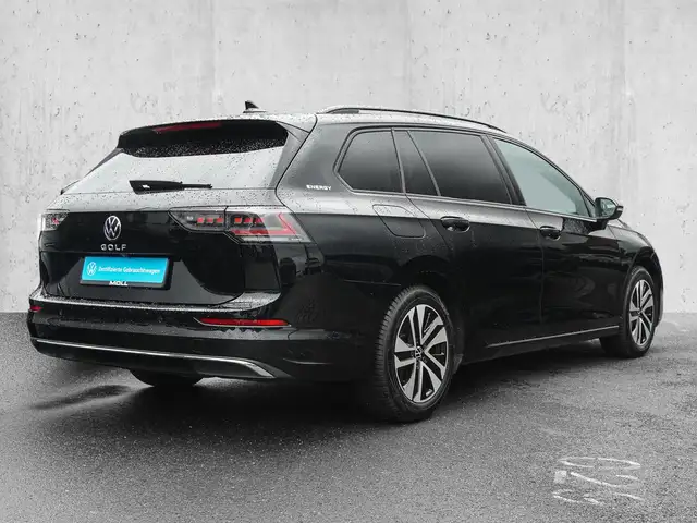 Volkswagen Golf view 4