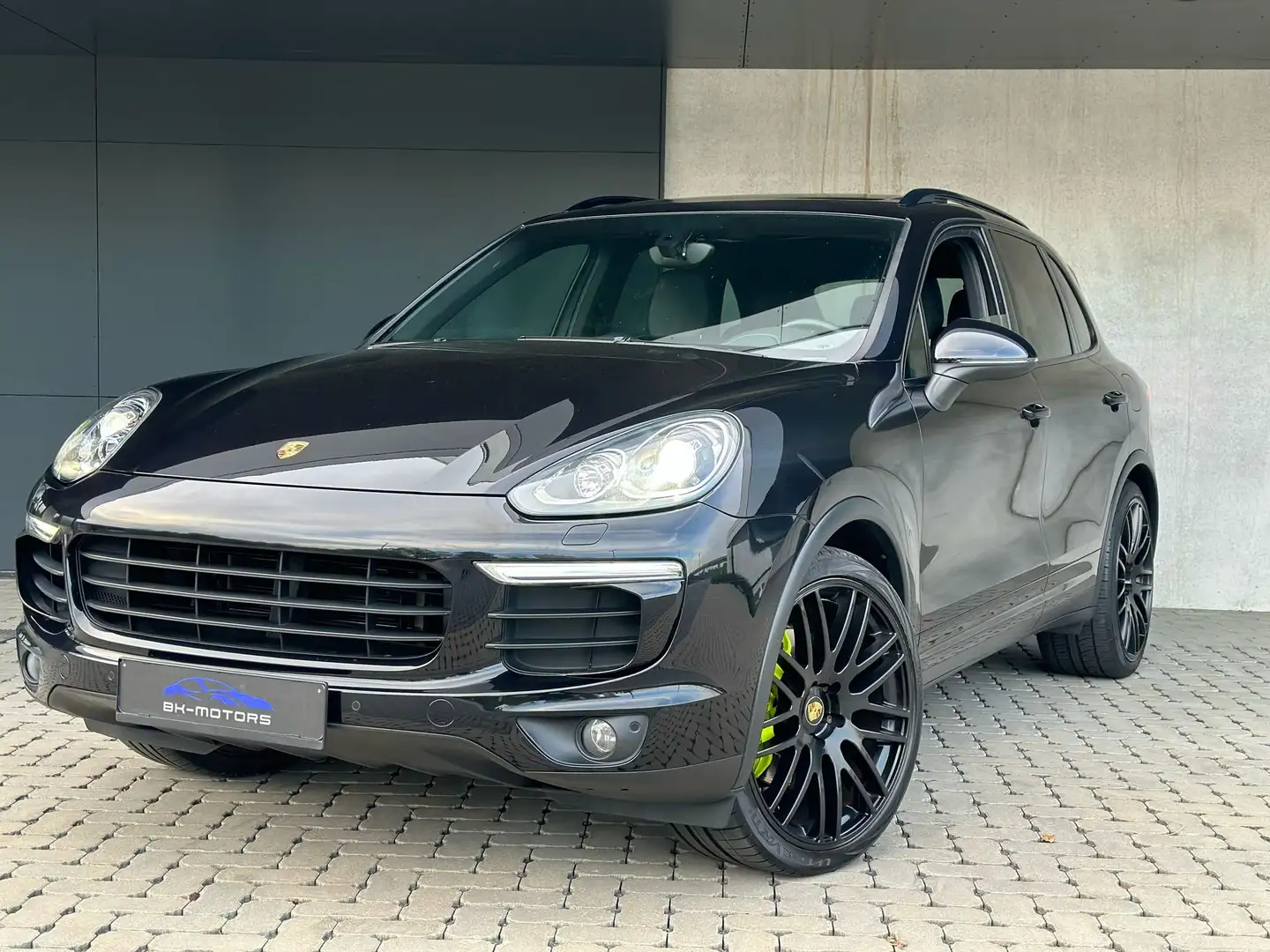 Porsche Cayenne 3.0i V6 PHEV S Tiptronic Schwarz - 1