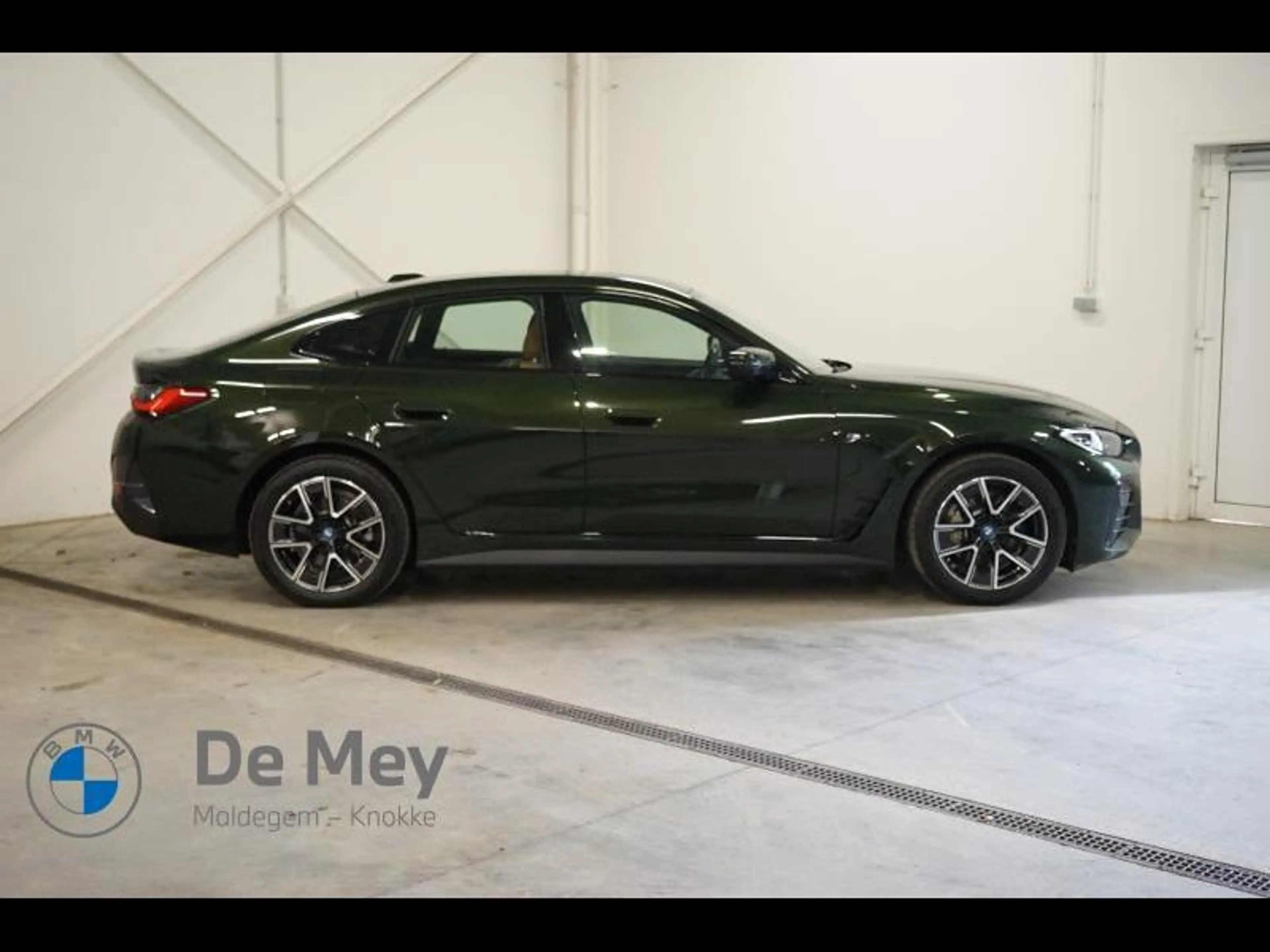 BMW i4 eDrive40 — photo 3