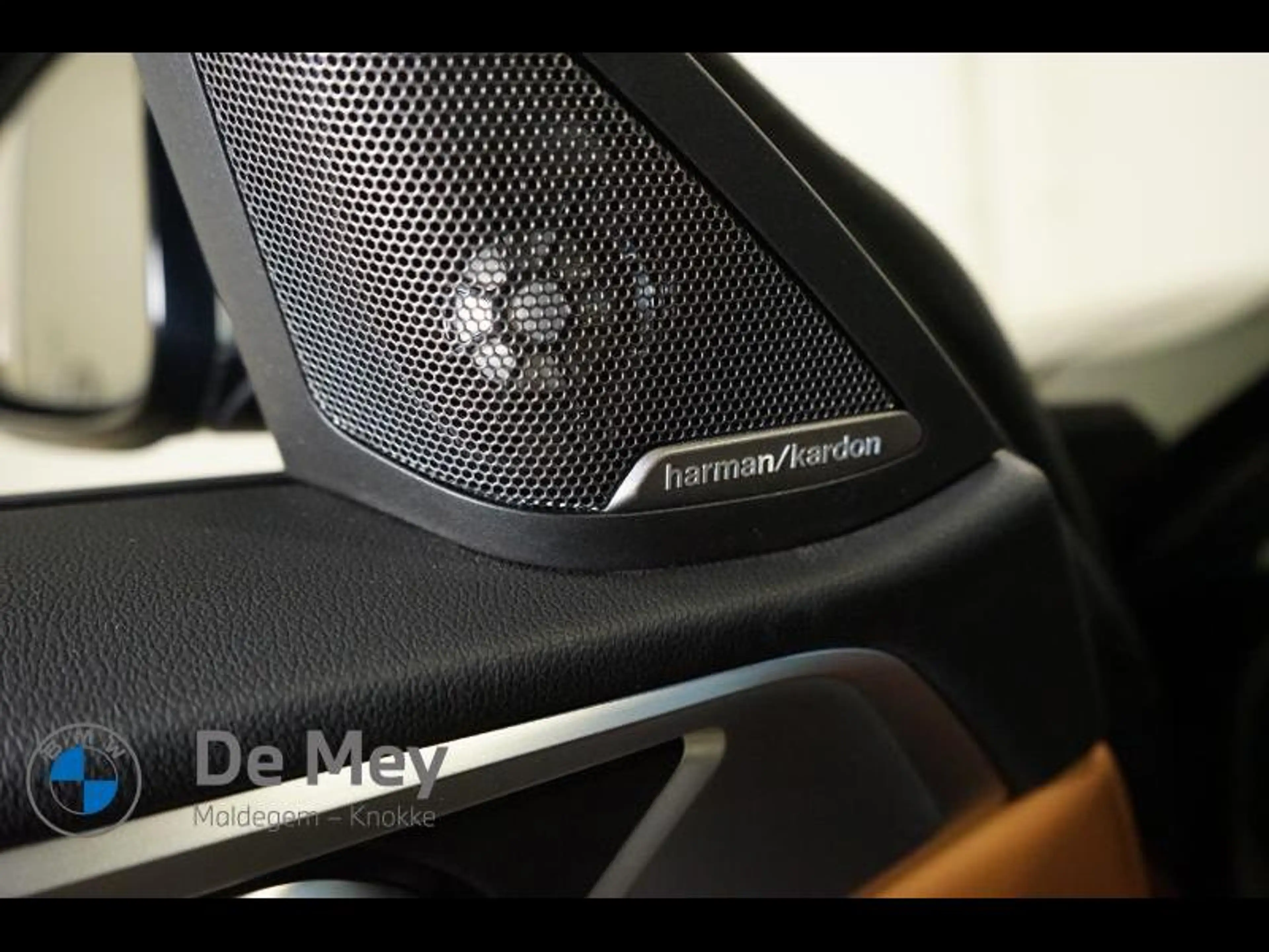 BMW i4 eDrive40 — photo 11