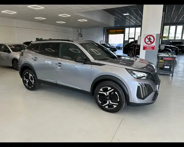 Peugeot 2008 view 2