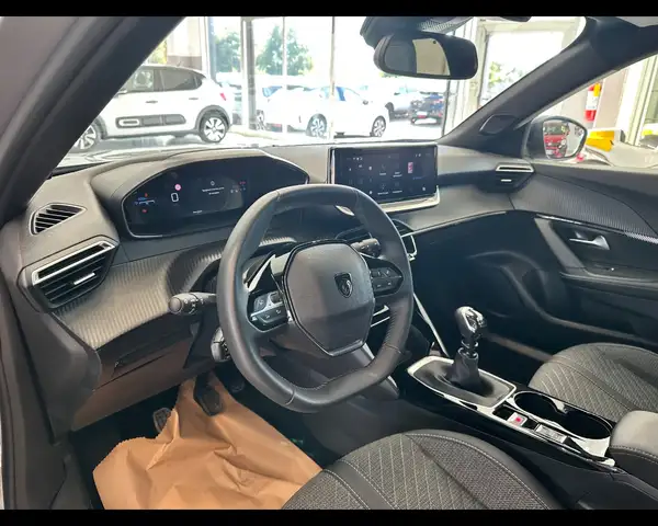 Peugeot 2008 view 8
