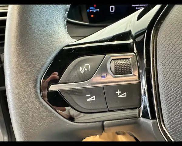 Peugeot 2008 view 19