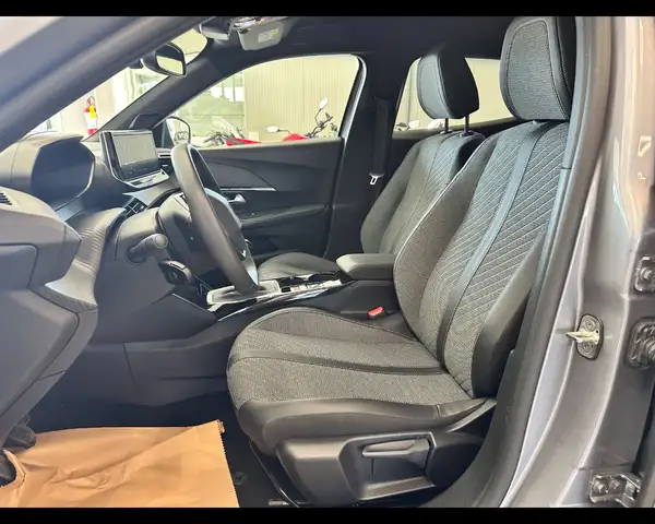 Peugeot 2008 view 7