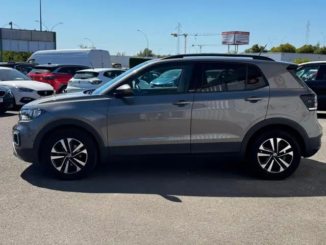 Volkswagen T-Cross view 5