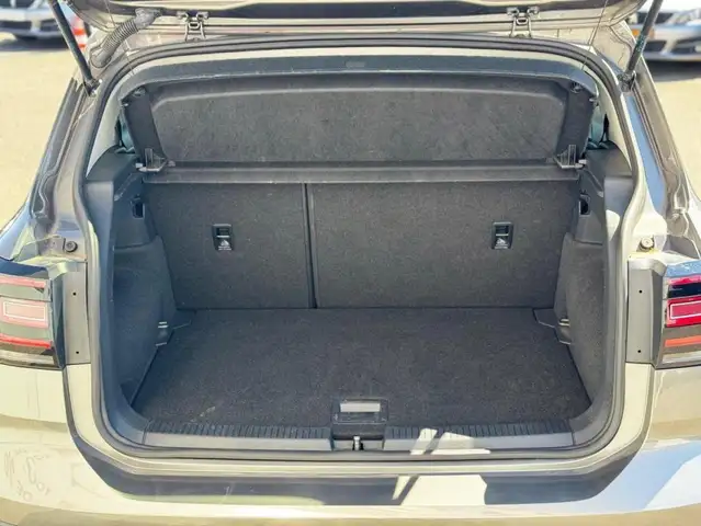 Volkswagen T-Cross view 8