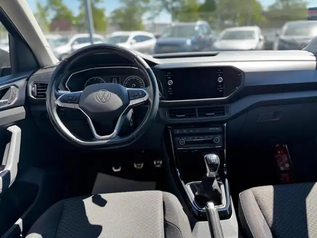 Volkswagen T-Cross view 11