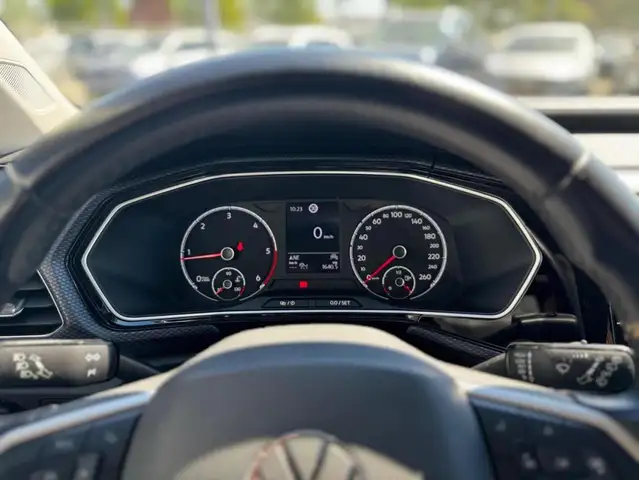 Volkswagen T-Cross view 13