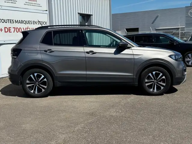 Volkswagen T-Cross view 4