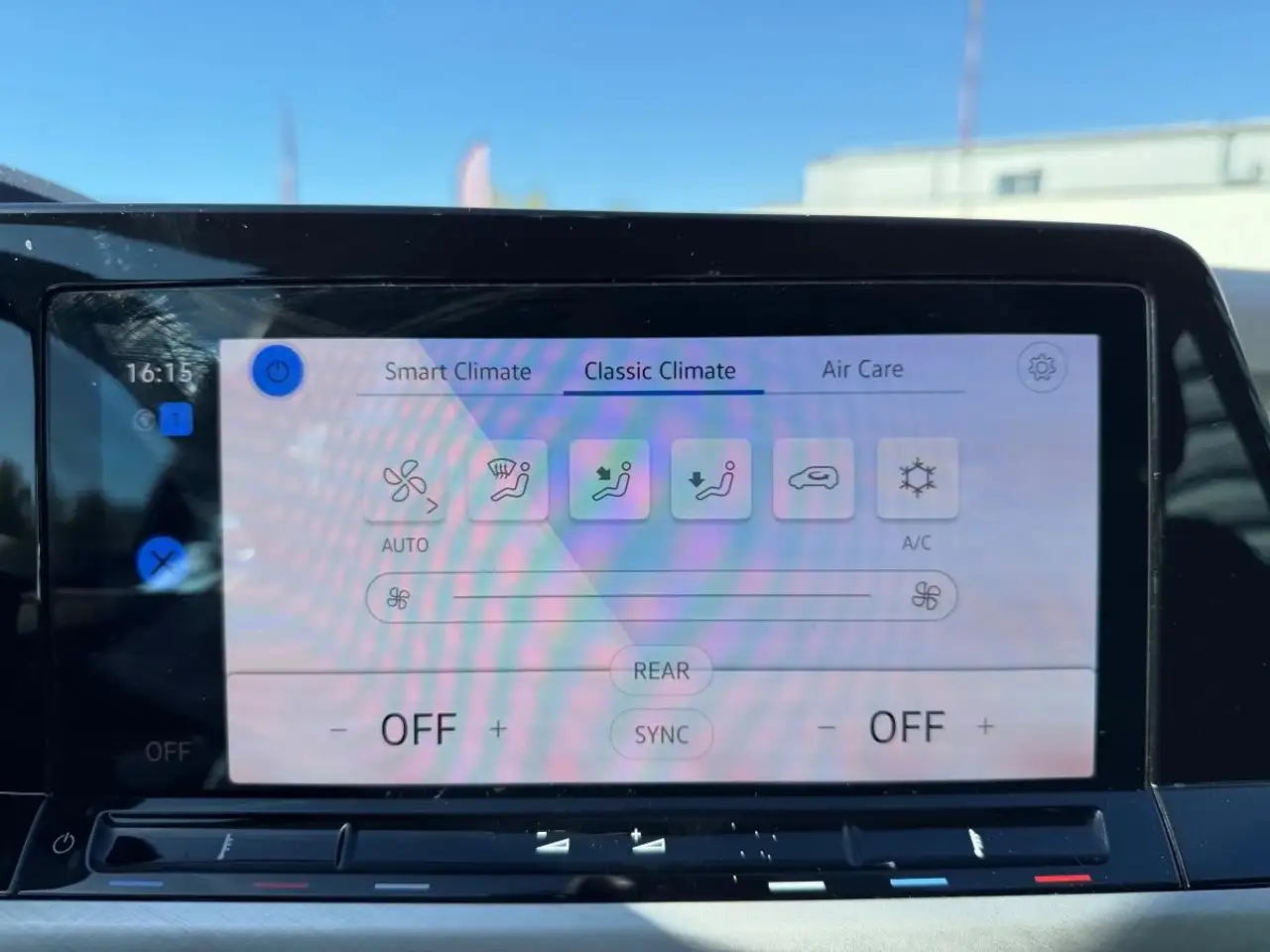 Volkswagen Golf Standard Model — photo 17