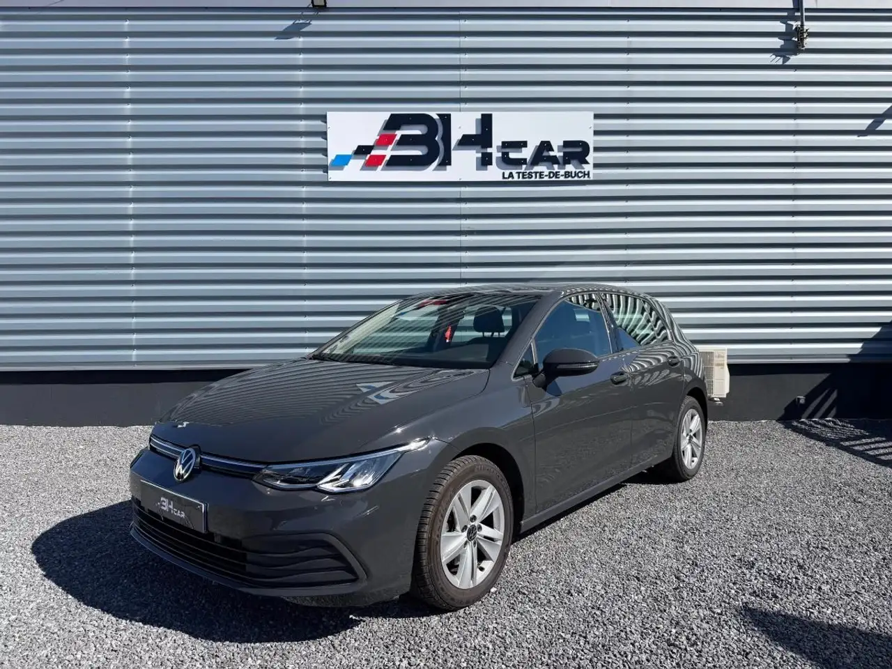 Volkswagen Golf Standard Model