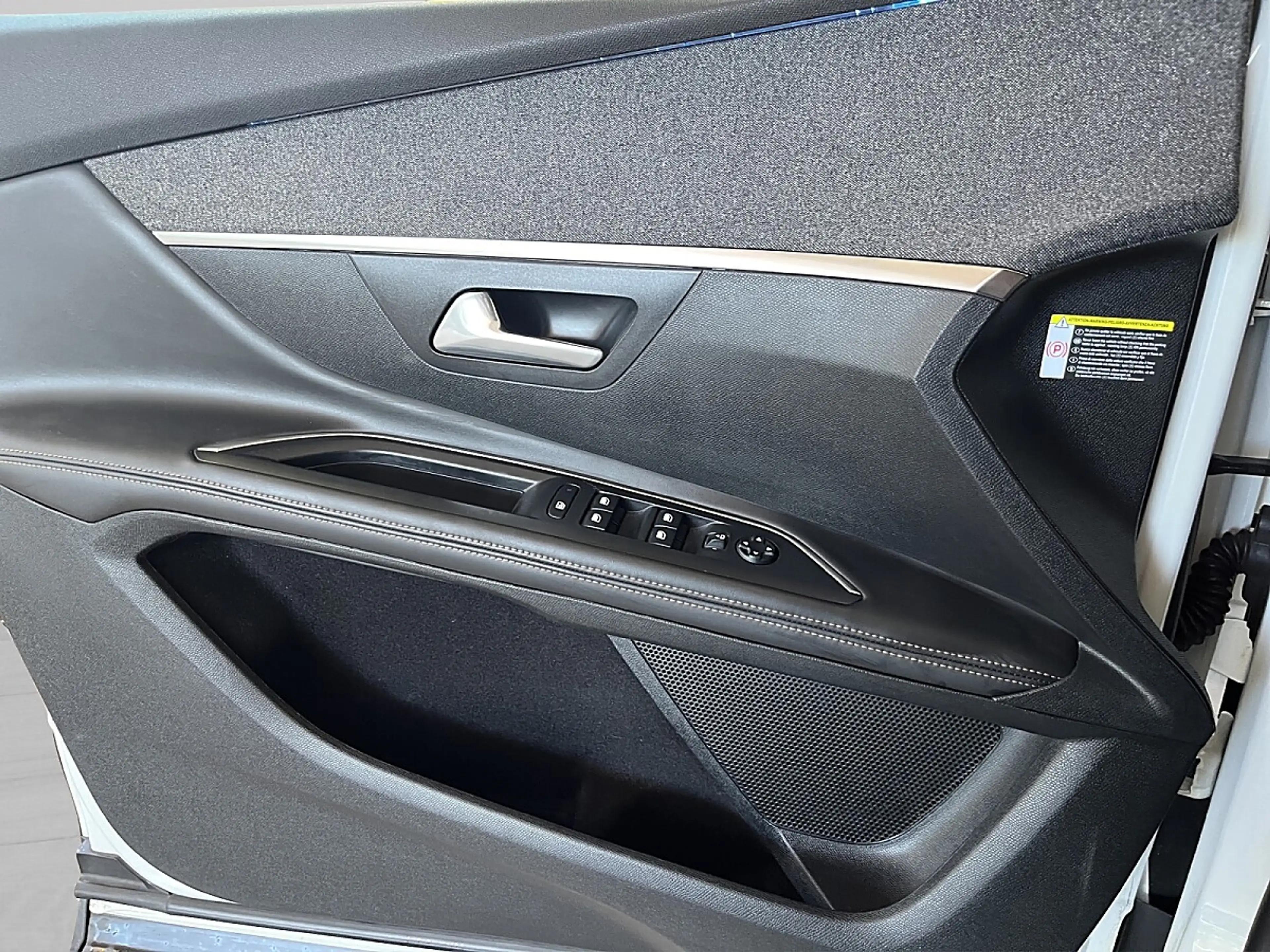 Peugeot 5008 2.0 BlueHDI 150 Schalter GT Line — photo 6