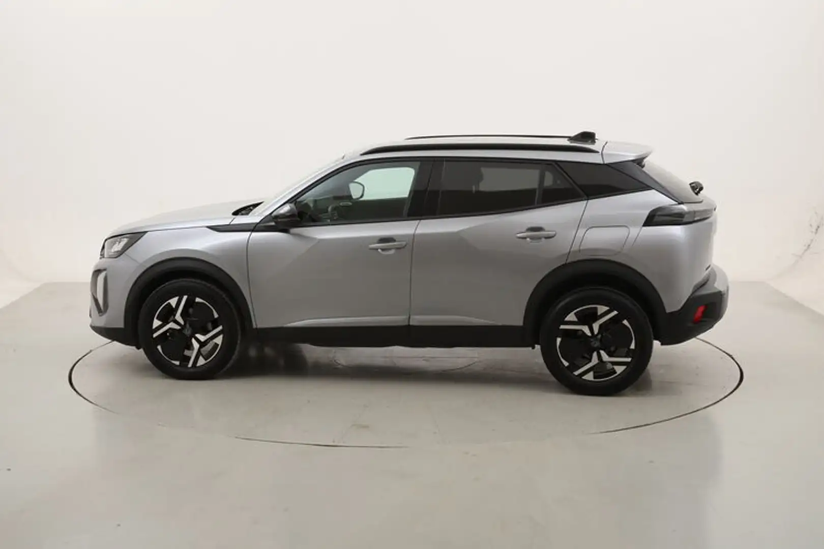 Peugeot 2008 Allure 1.2 Benzina 100CV Grau - 2