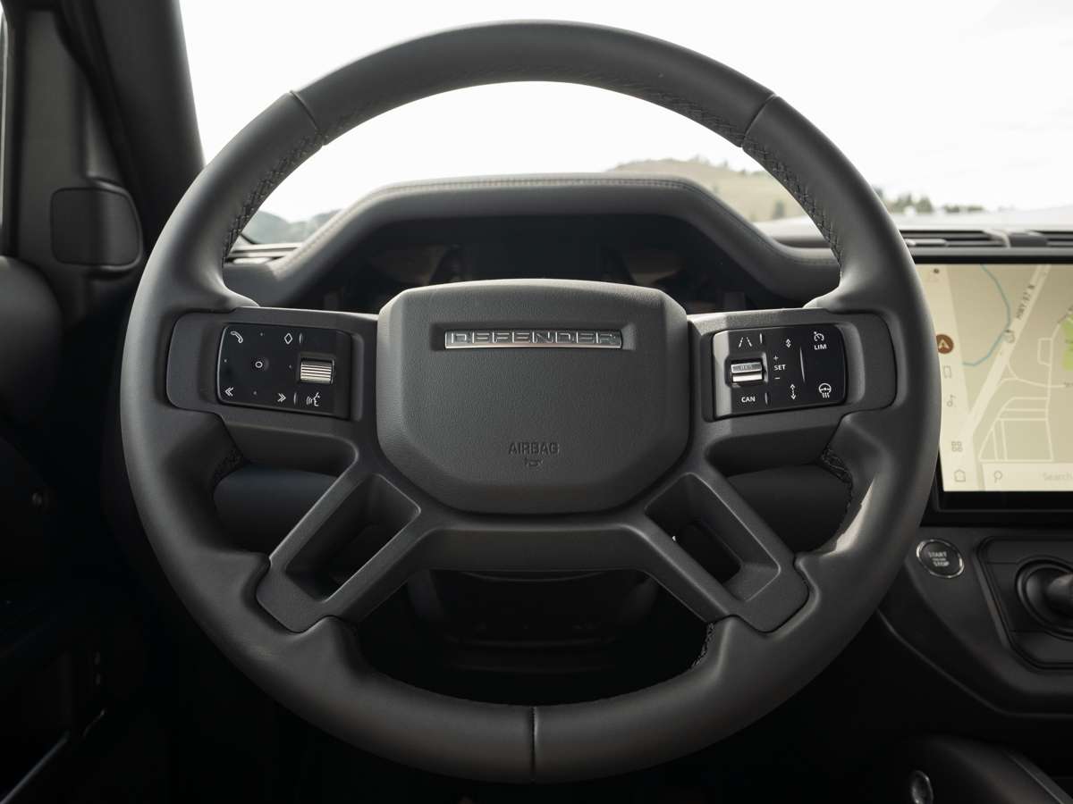 2026 Land Rover Defender 110 P300 S thumb 11