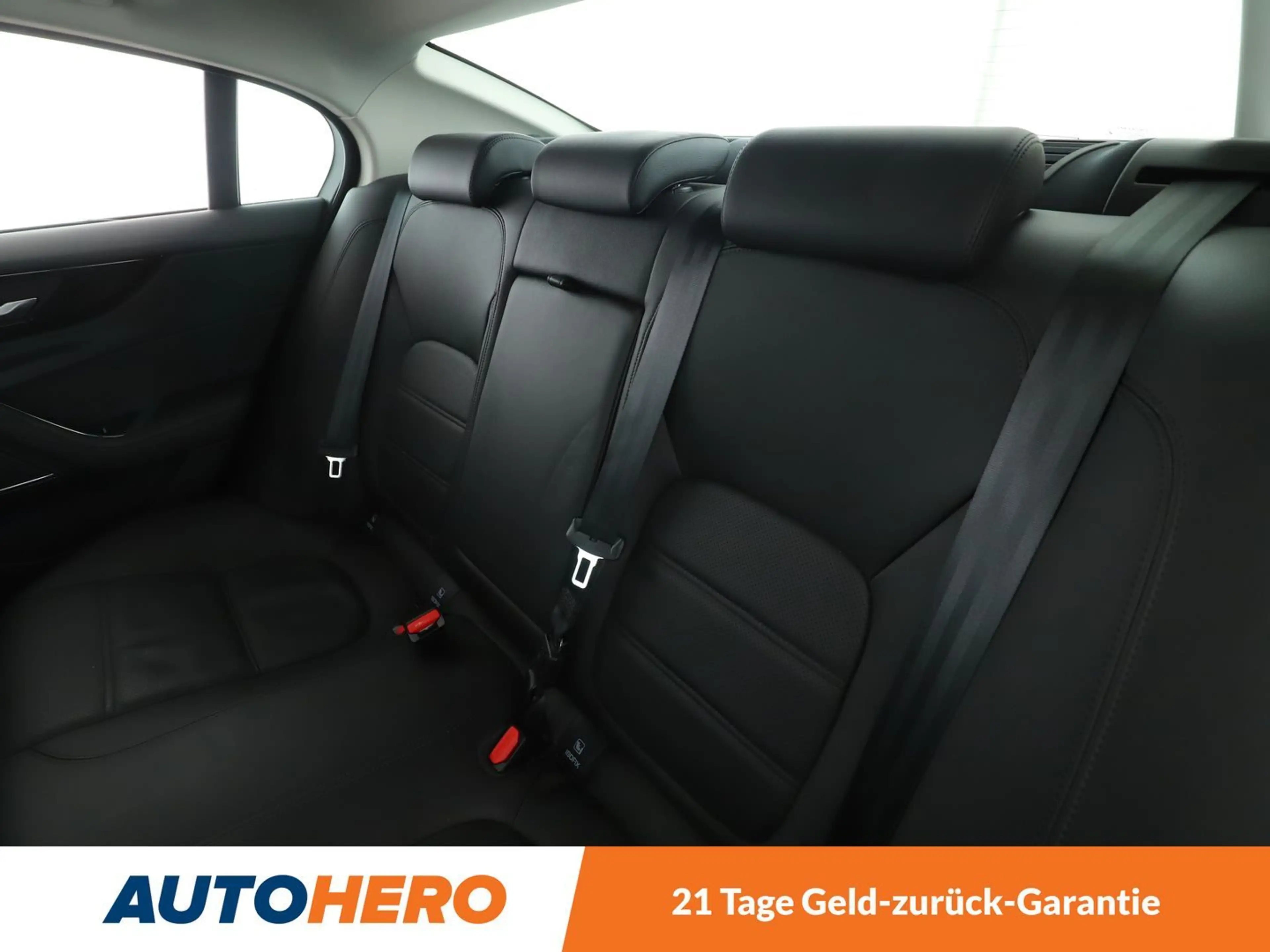Jaguar XE 25t S Aut*NAVI*LED*TEMPO*CAM*PDC*SHZ*GARANTIE* — photo 14