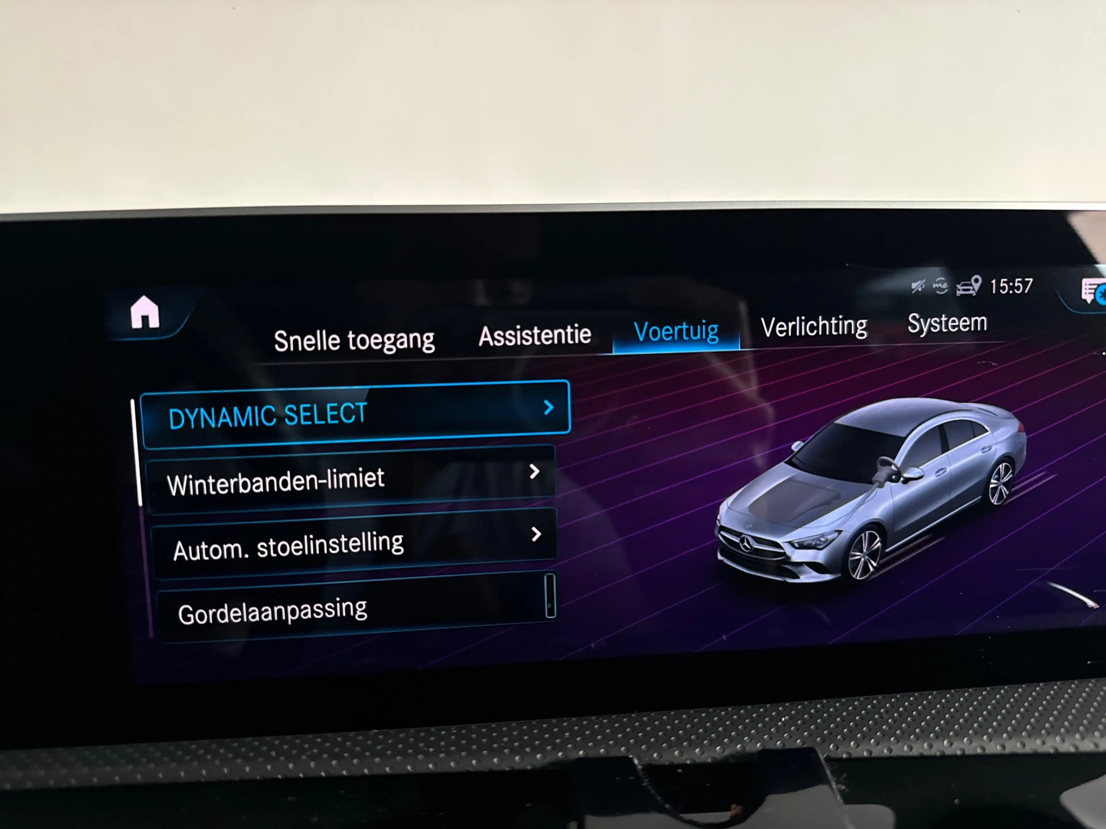Mercedes-Benz CLA 180 AMG Pano|Stoelventilatie|360 Camera|Keyless|Blinds — photo 28