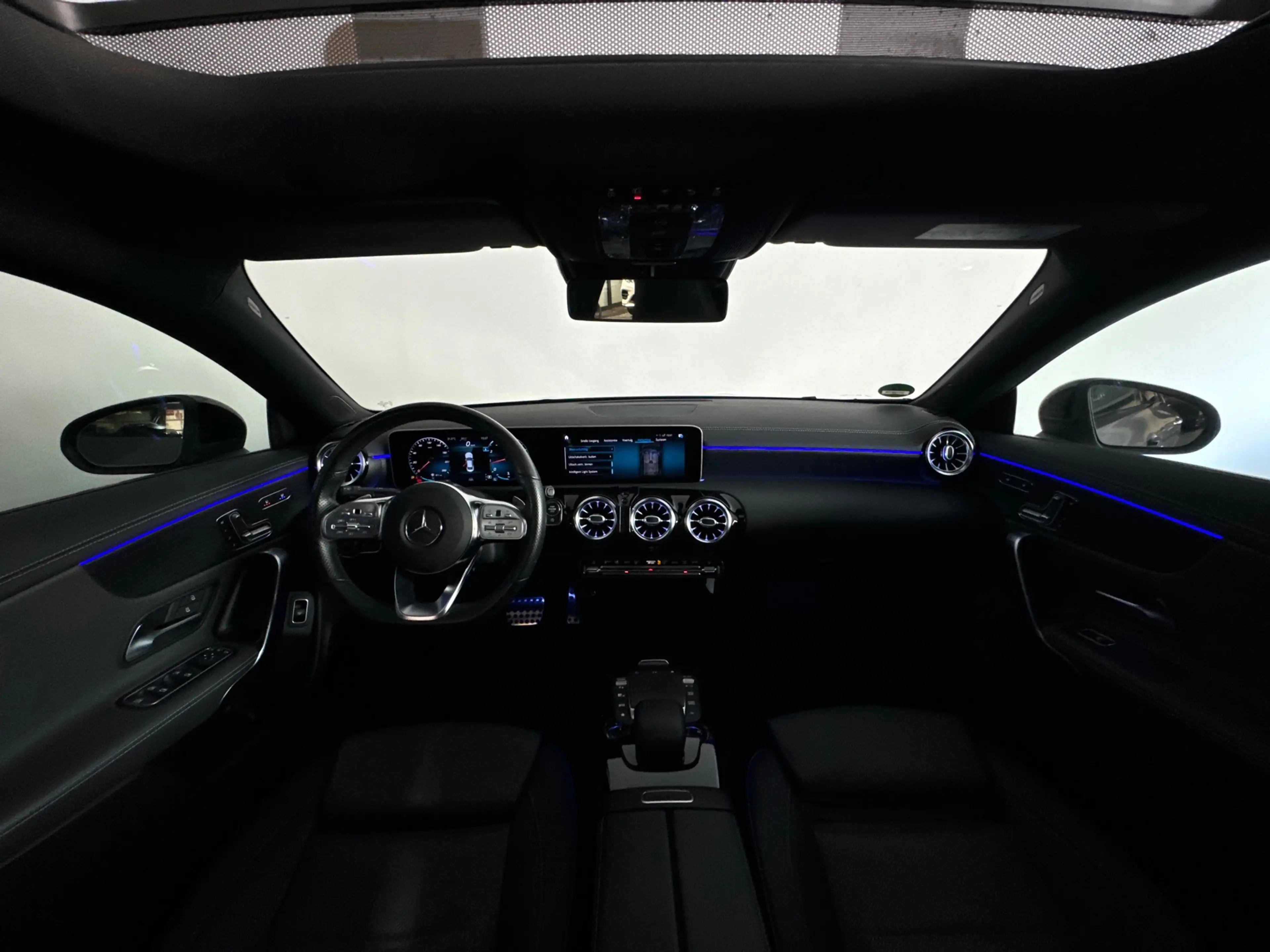 Mercedes-Benz CLA 180 AMG Pano|Stoelventilatie|360 Camera|Keyless|Blinds — photo 33