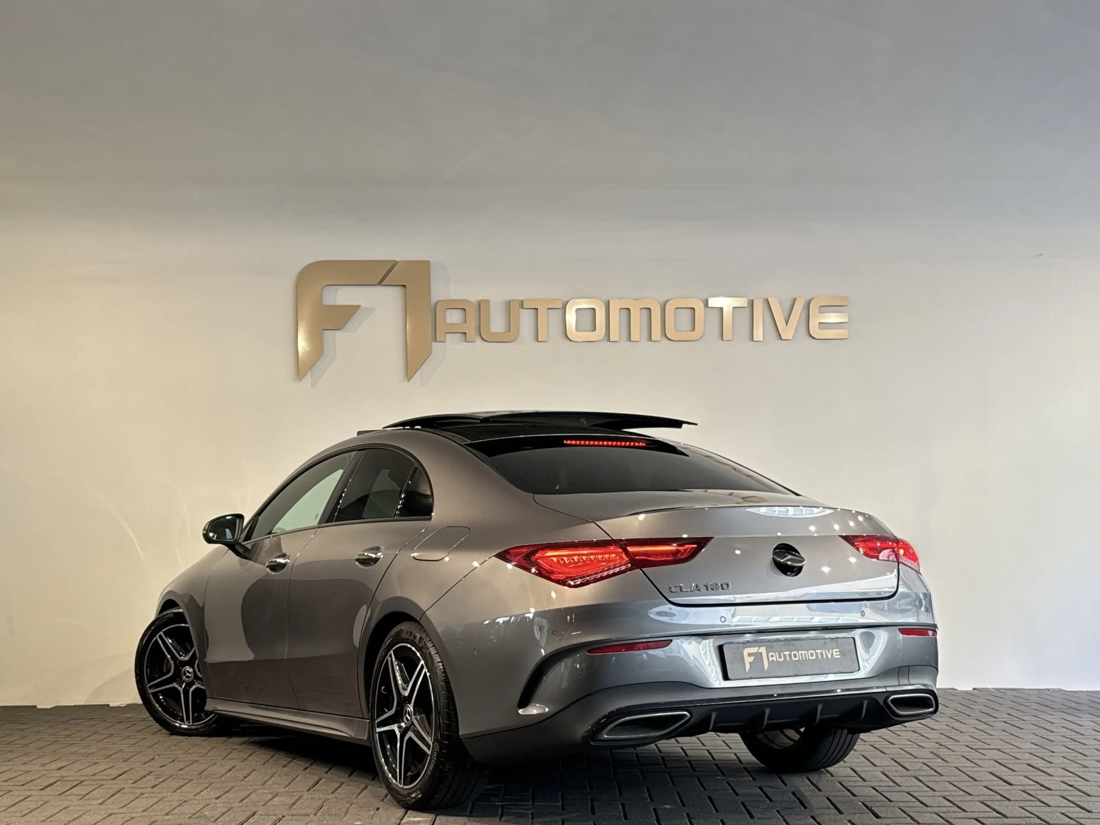 Mercedes-Benz CLA 180 AMG Pano|Stoelventilatie|360 Camera|Keyless|Blinds — photo 6