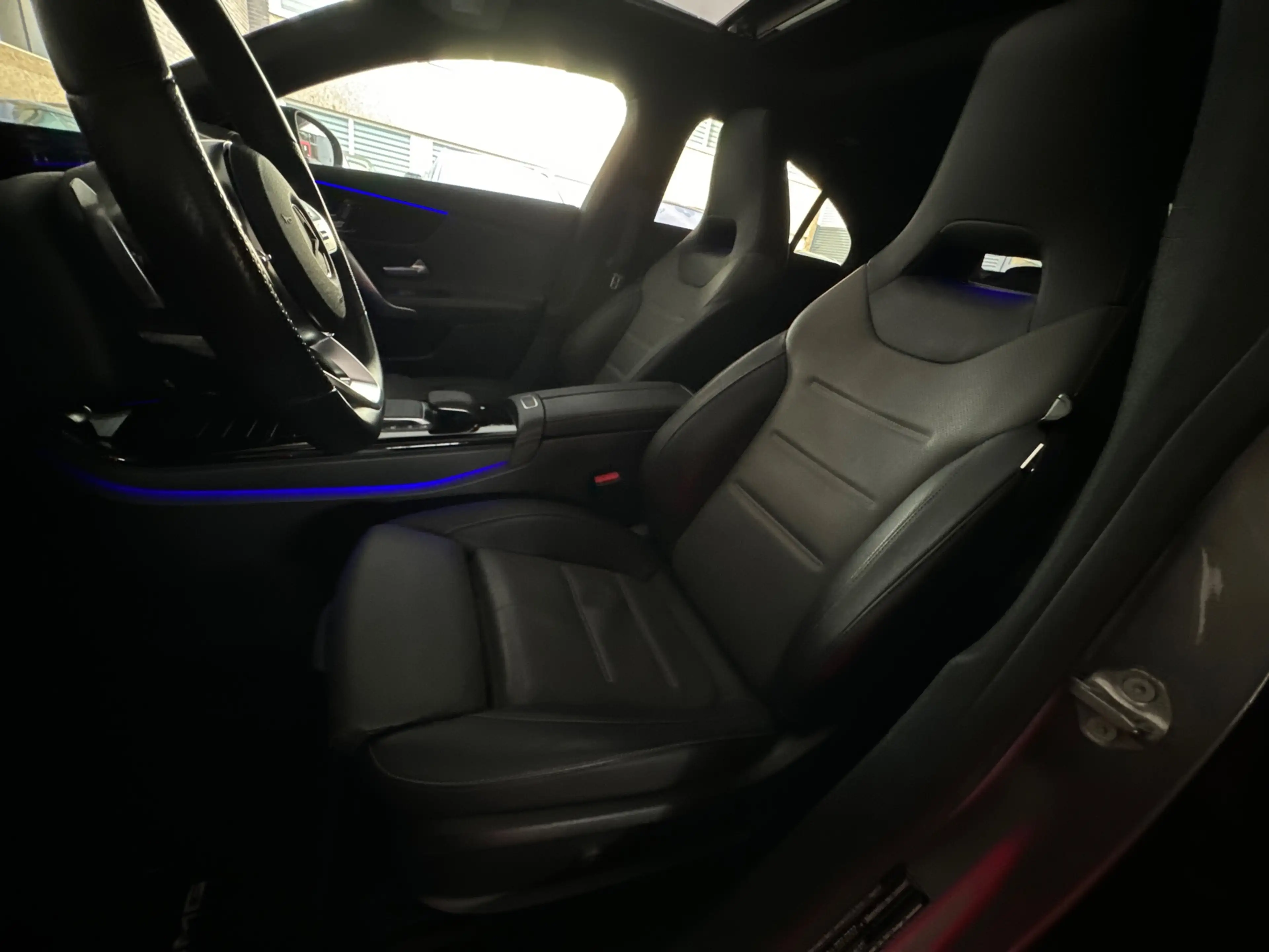 Mercedes-Benz CLA 180 AMG Pano|Stoelventilatie|360 Camera|Keyless|Blinds — photo 10