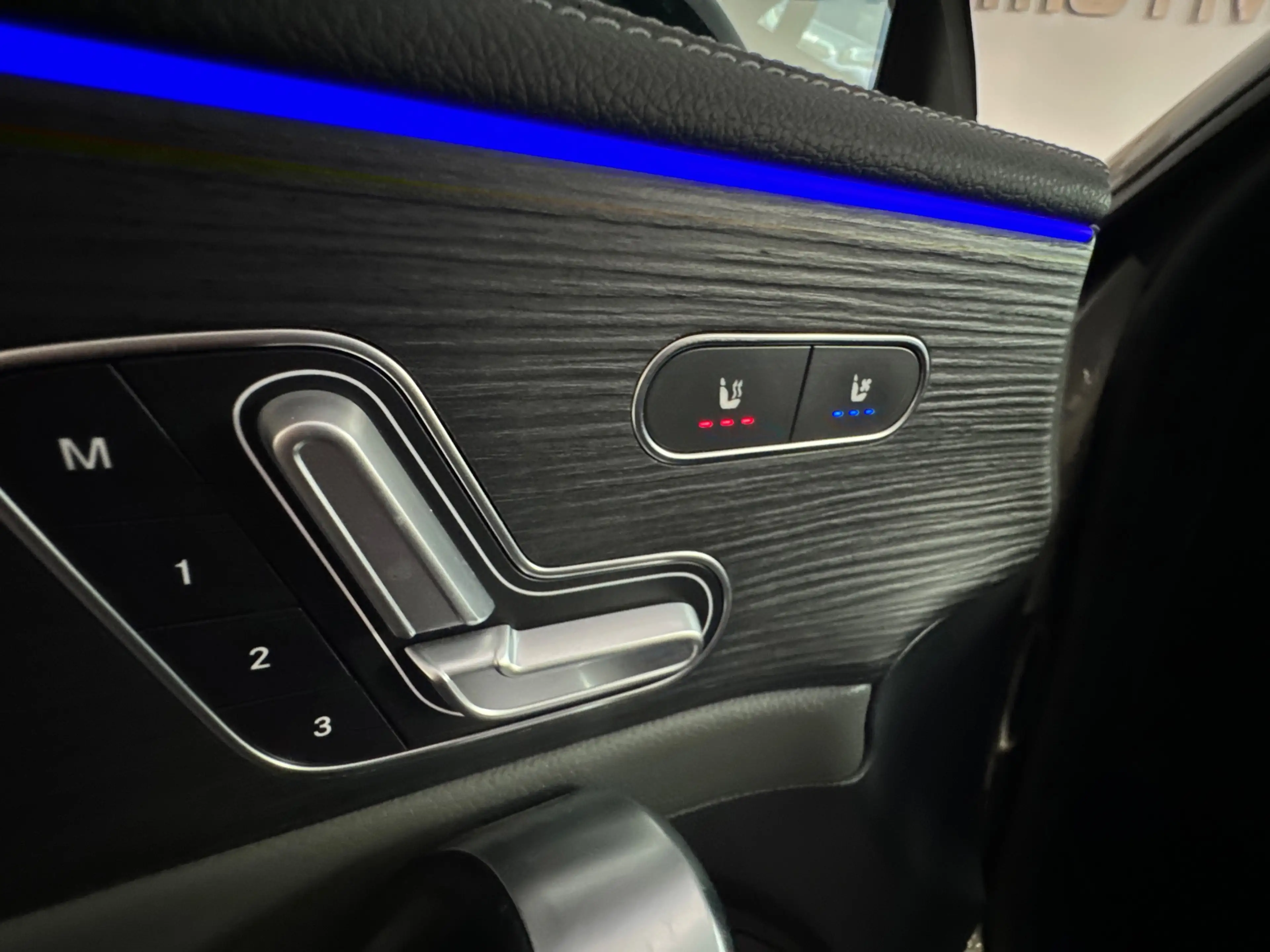 Mercedes-Benz CLA 180 AMG Pano|Stoelventilatie|360 Camera|Keyless|Blinds — photo 12