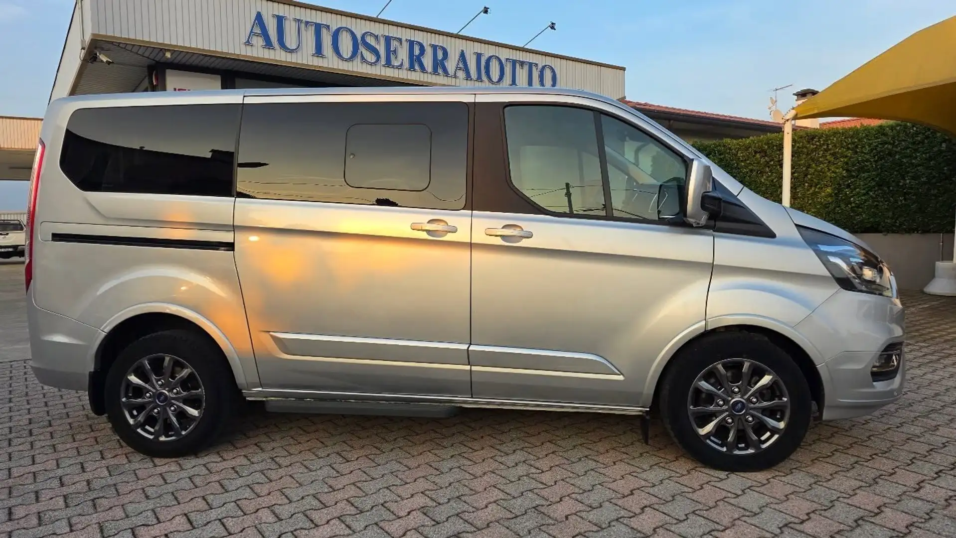 Ford Tourneo Custom 2.0Diesel 130CV 9Posti UNICOPROPRIETARIO Argent - 1