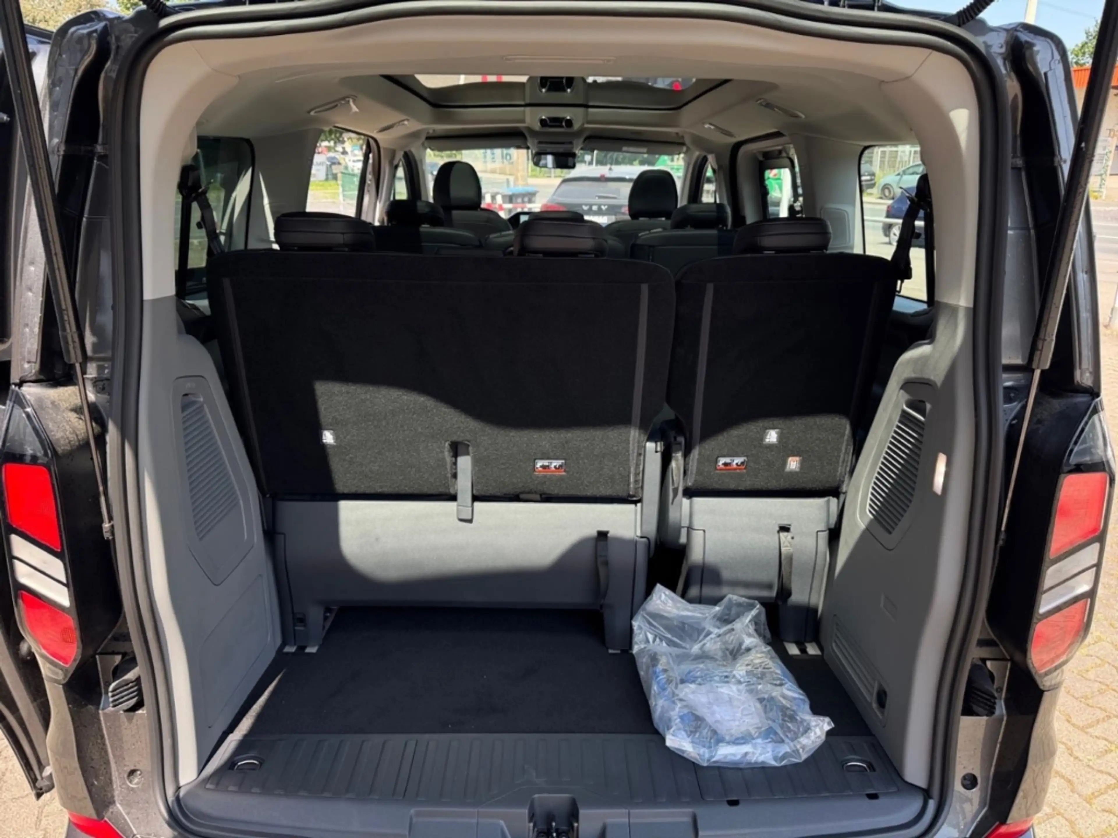 Ford Tourneo Custom Titanium PHEV L1 *360°Kamera,0%Fi.* — photo 12