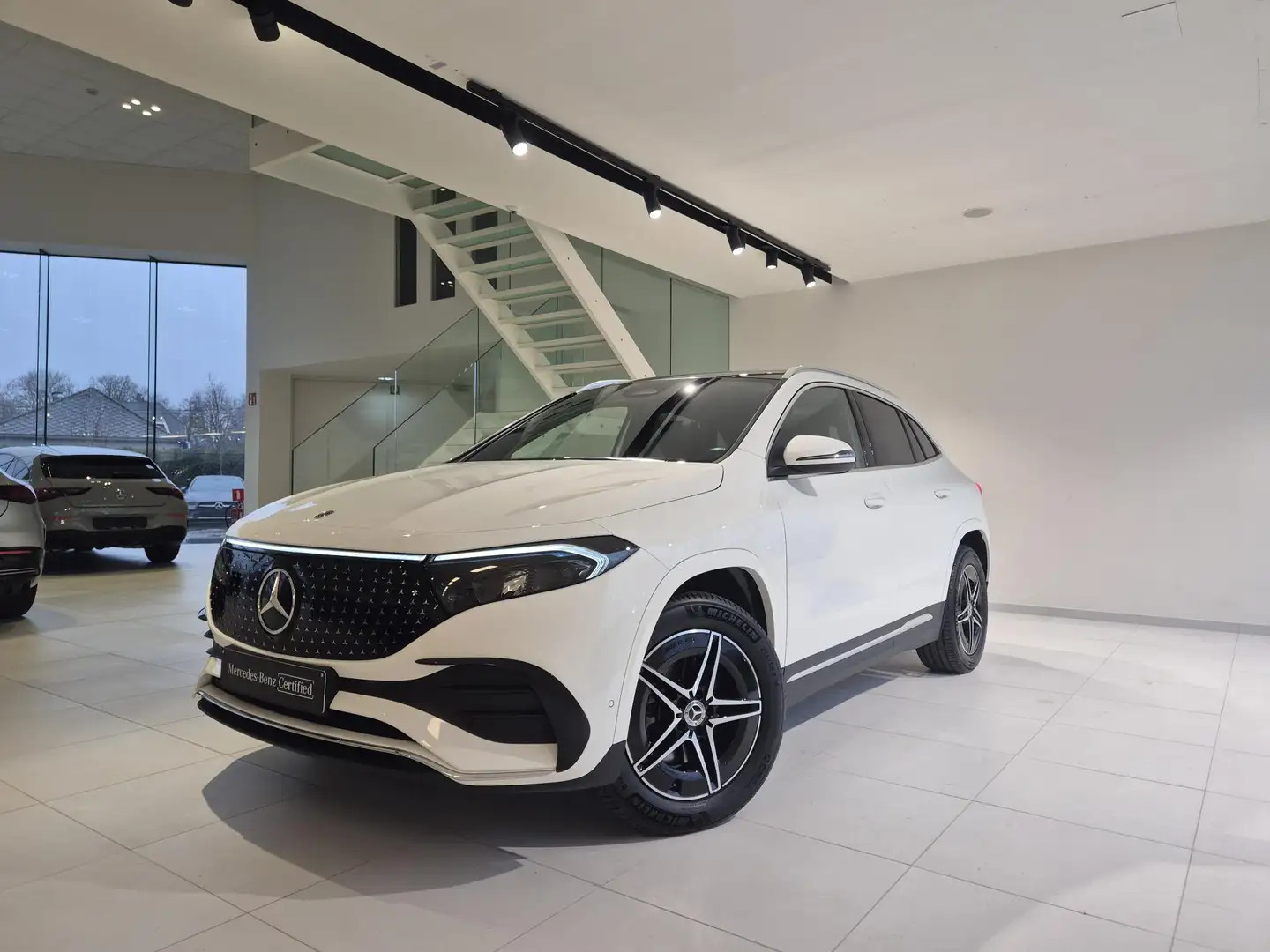 Mercedes-Benz EQA 350 4MATIC AMG Line Panoramisch Dak | Dodehoekassisten Blanc - 2