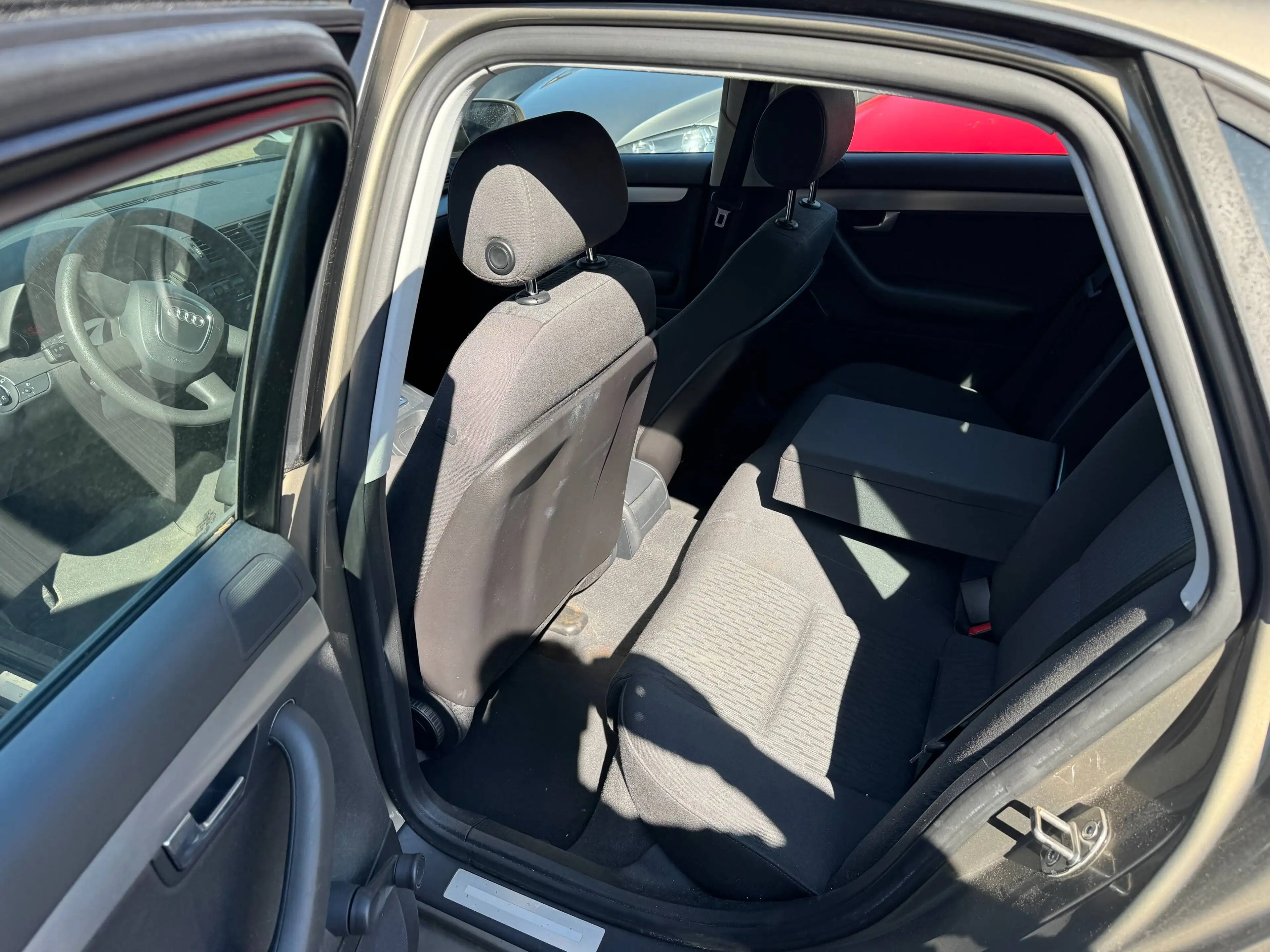 Audi A4 2.0 Automatik Audi Scheckheft SHZ PDC Tuv 8/27 3.Hand — photo 14