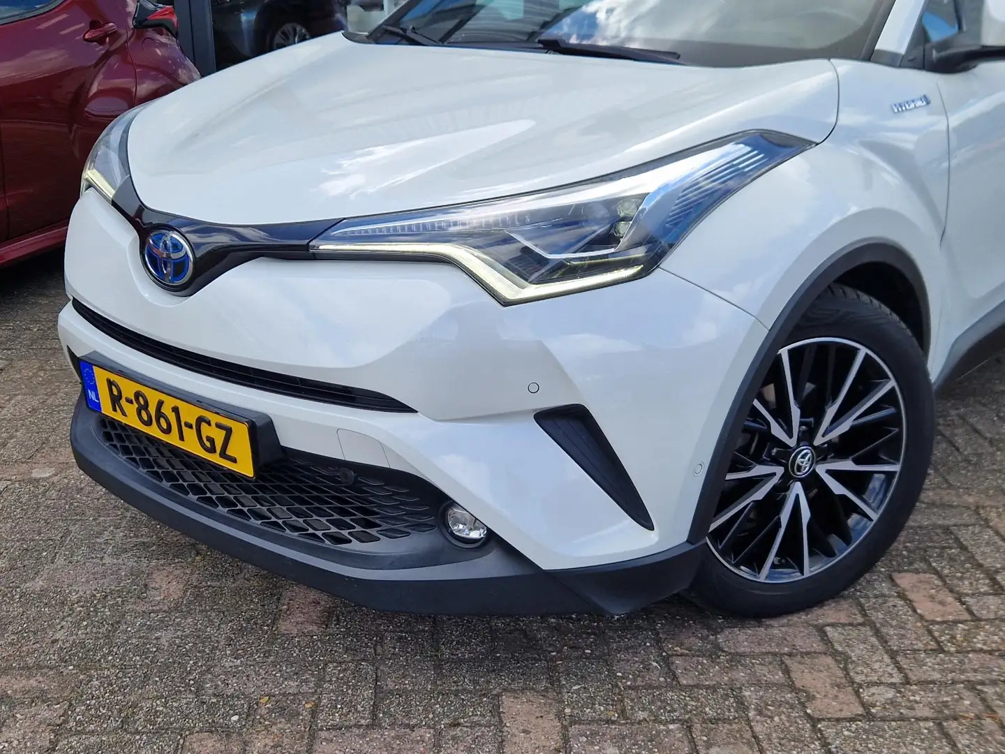 Toyota C-HR 1.8 Hybrid Executive Wit - 2