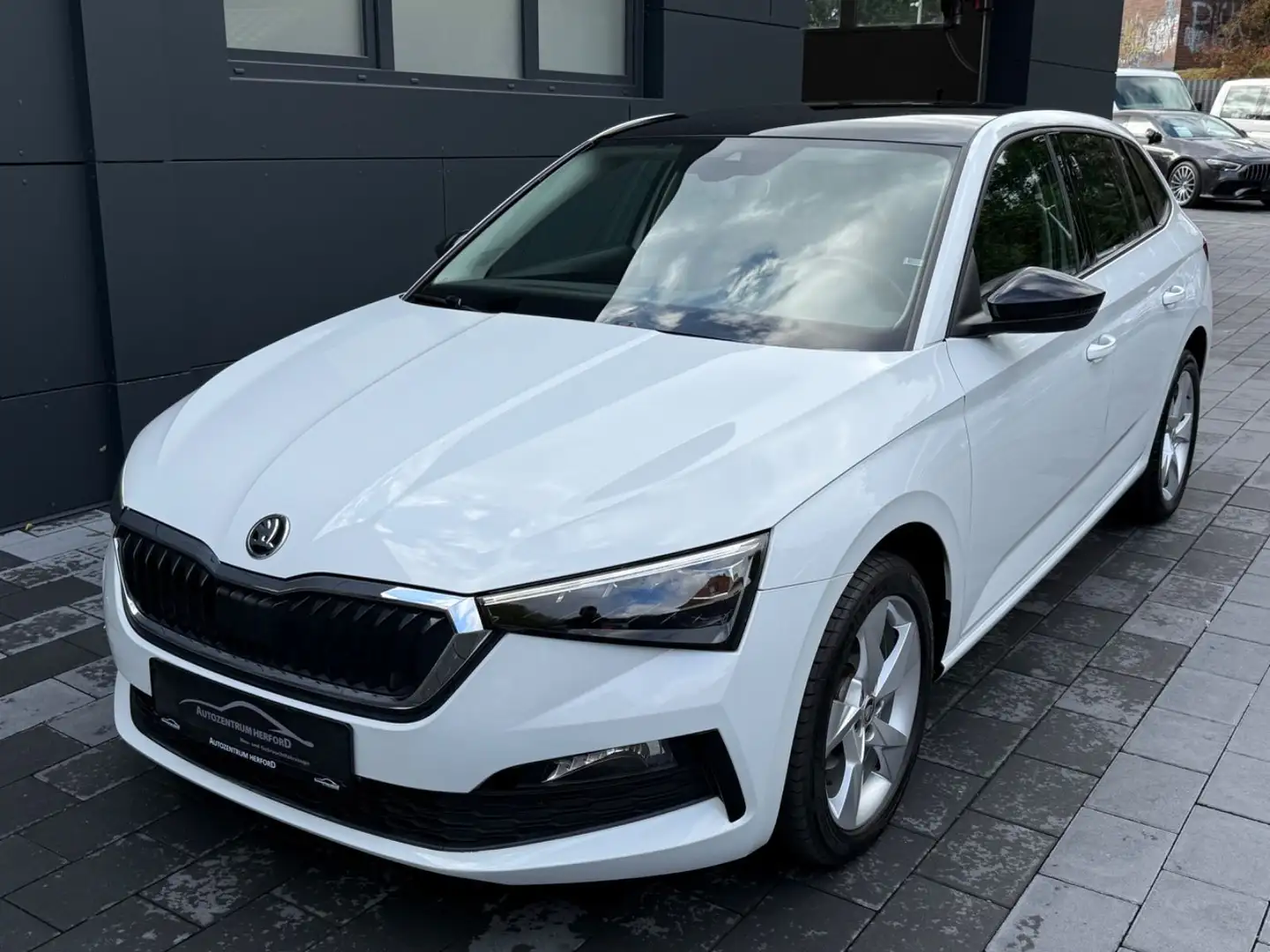 Skoda Scala Style 1.5 TSI DSG LED RFK PANORAMA Blanc - 1