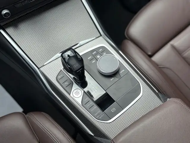 BMW 3 Series view 12