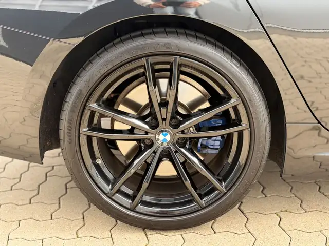 BMW 3 Series view 25