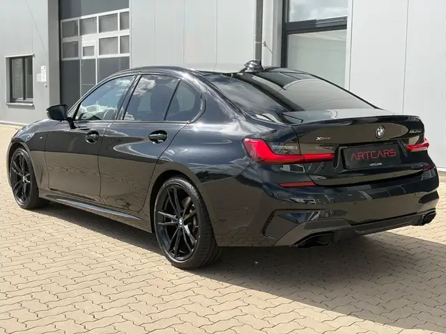 BMW 3 Series view 6