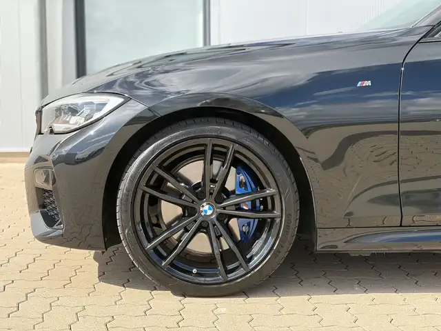 BMW 3 Series view 21