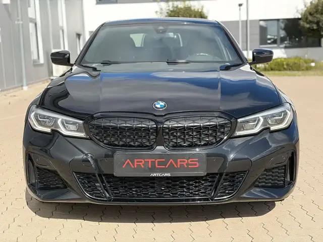 BMW 3 Series view 3