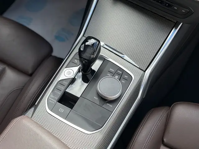 BMW 3 Series view 17