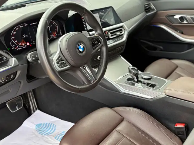 BMW 3 Series view 10