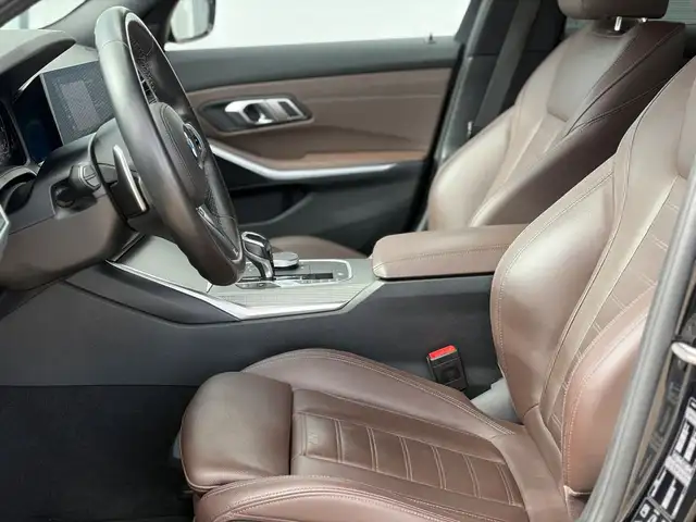 BMW 3 Series view 9