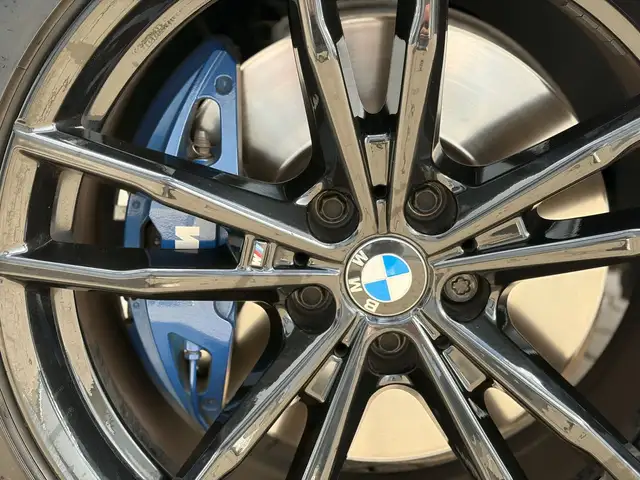 BMW 3 Series view 22