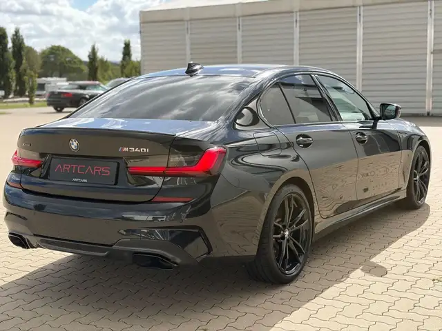 BMW 3 Series view 8