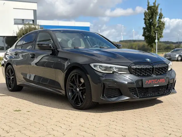 BMW 3 Series view 4