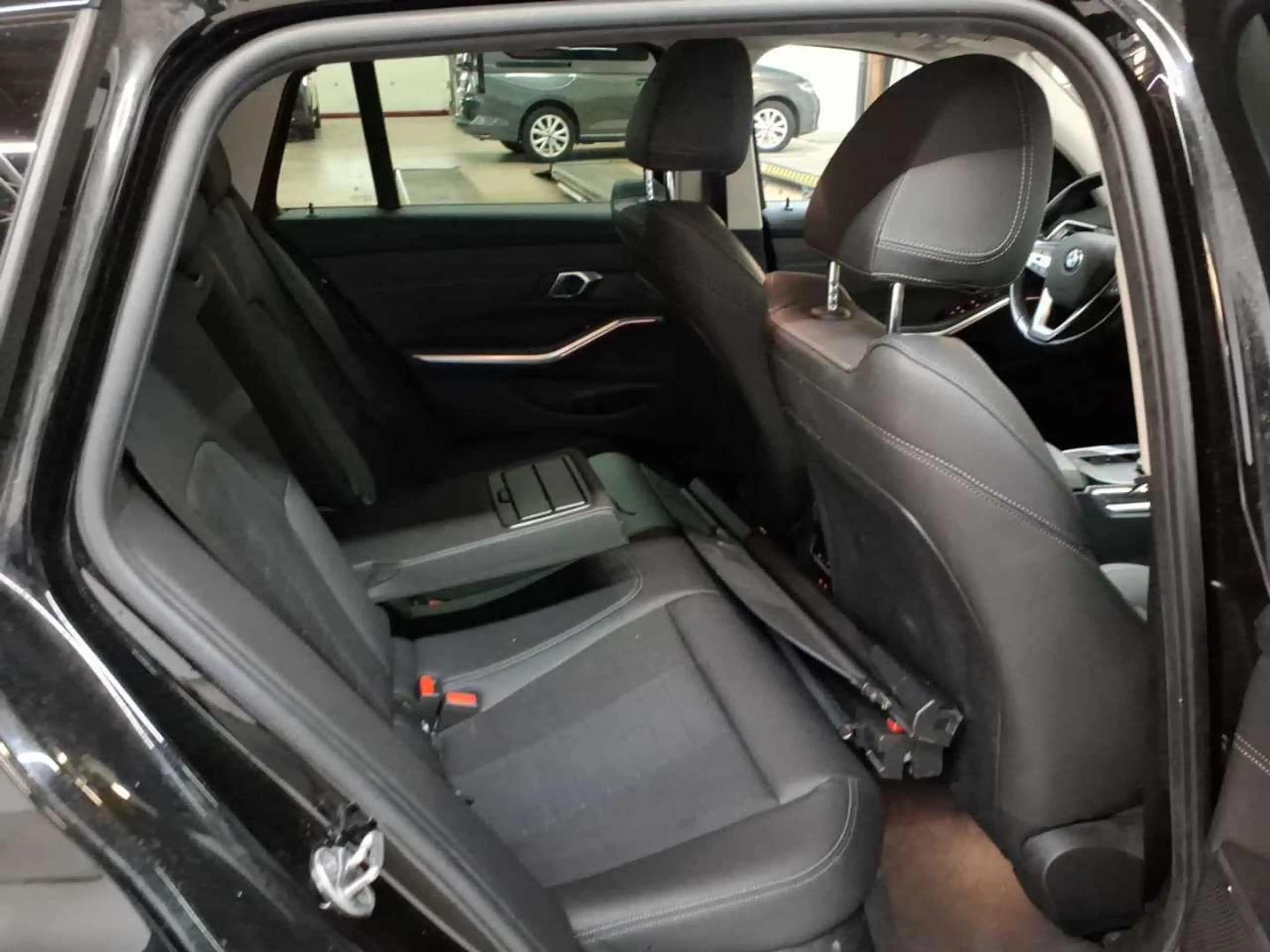 BMW 318 318d Touring Aut. Navi AHK SHZ — photo 14