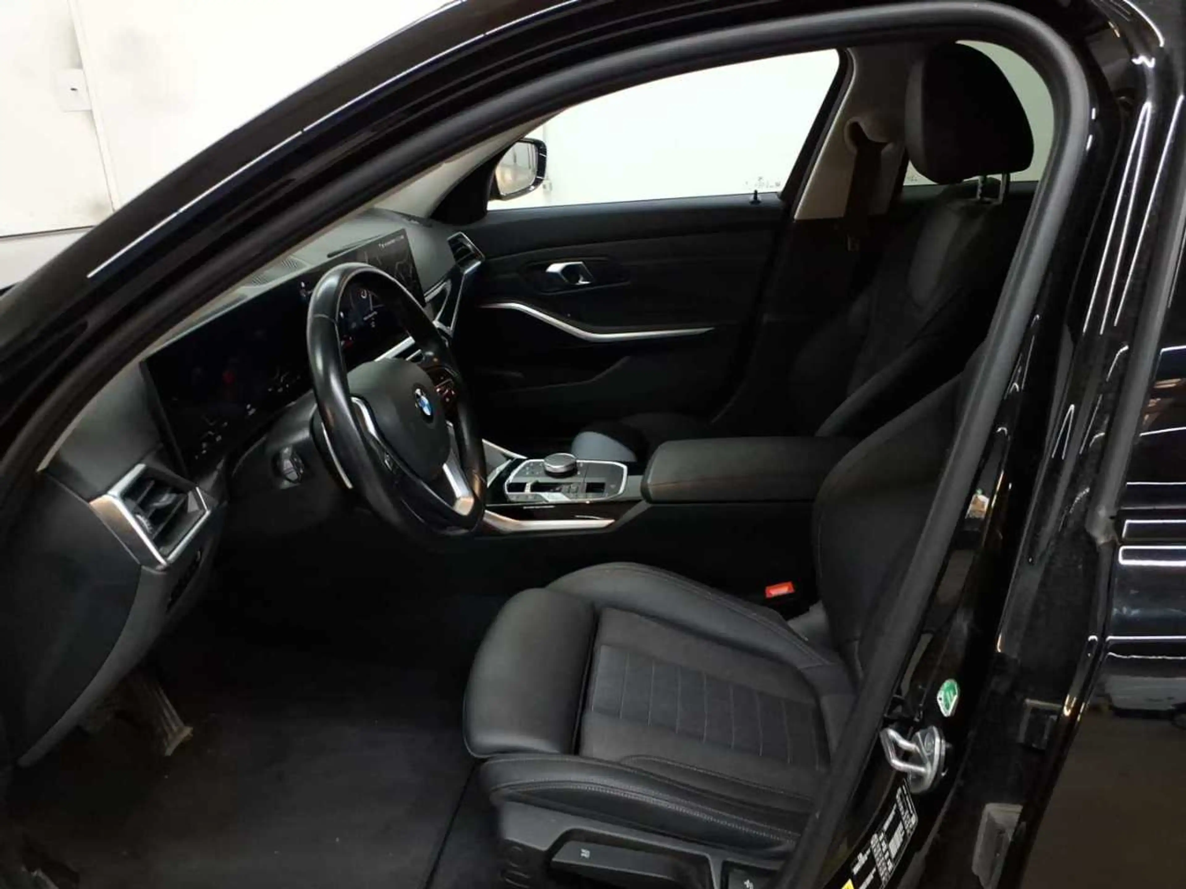 BMW 318 318d Touring Aut. Navi AHK SHZ — photo 7