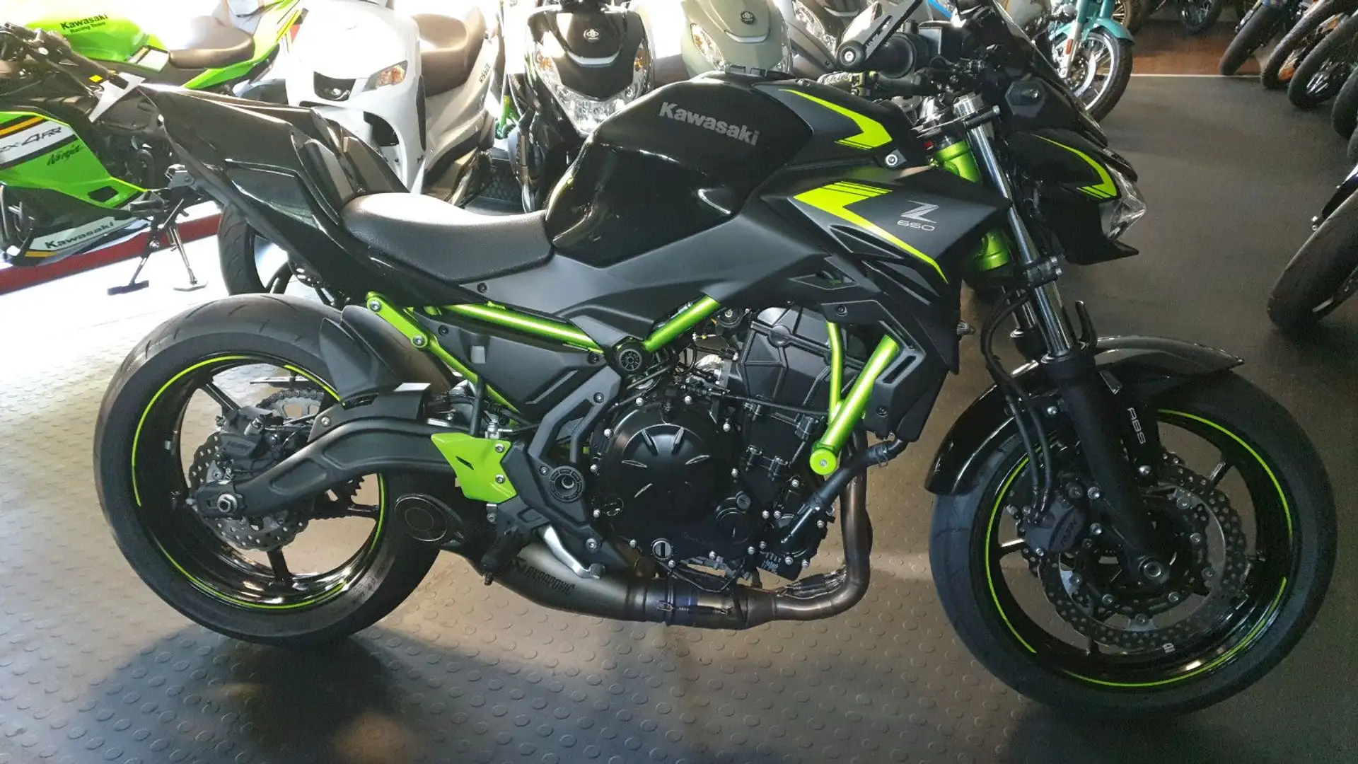 Kawasaki Z 650 Чорний - 1