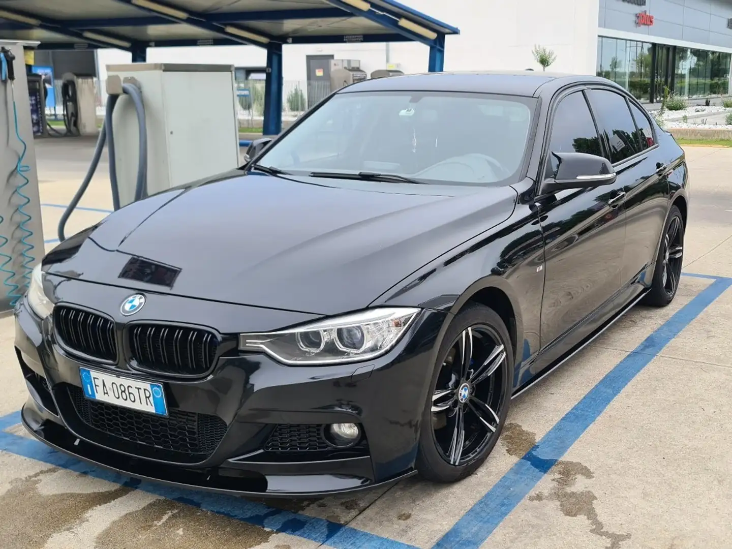 BMW 320 320d - 1