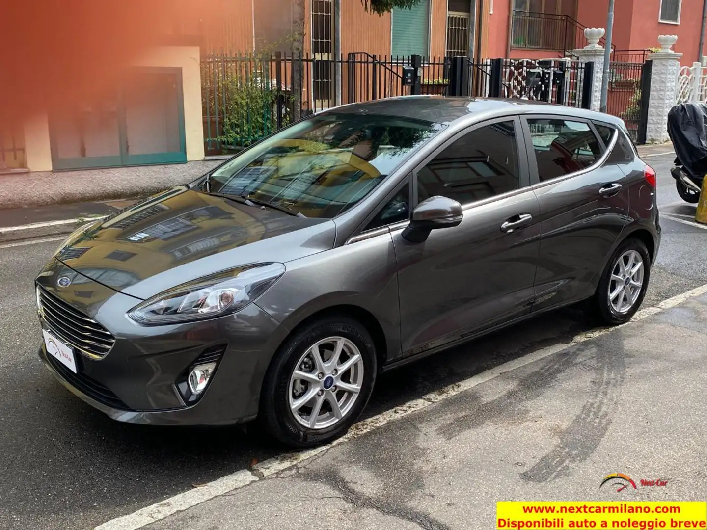 Ford Fiesta 1.0 Ecoboost Hybrid 125 CV 5 porte Titanium Grigio - 1