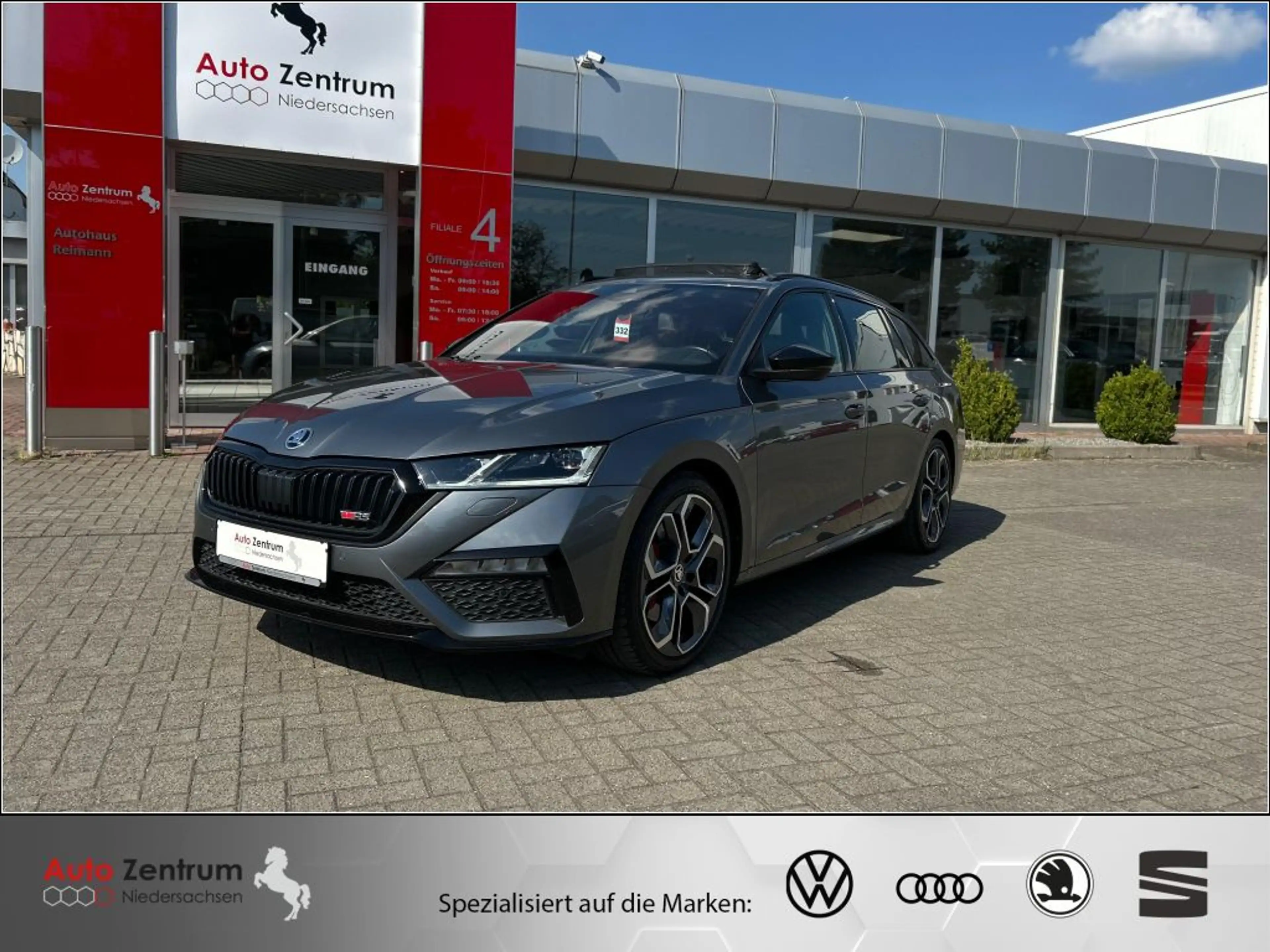 Skoda Octavia 2.0 TSI RS CarPlay AHK*PANO*StandH*Massage*MATRIX