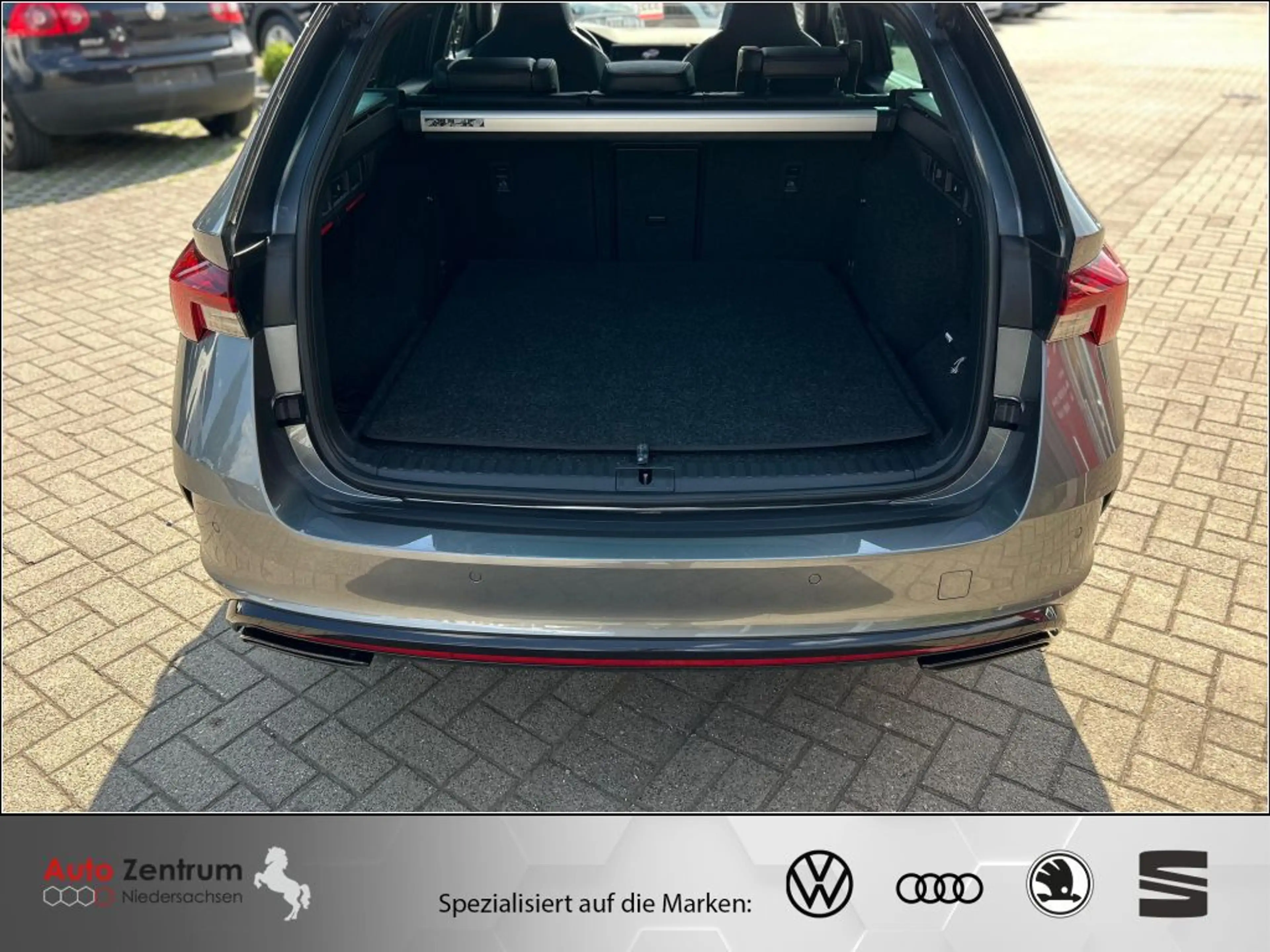 Skoda Octavia 2.0 TSI RS CarPlay AHK*PANO*StandH*Massage*MATRIX — photo 8