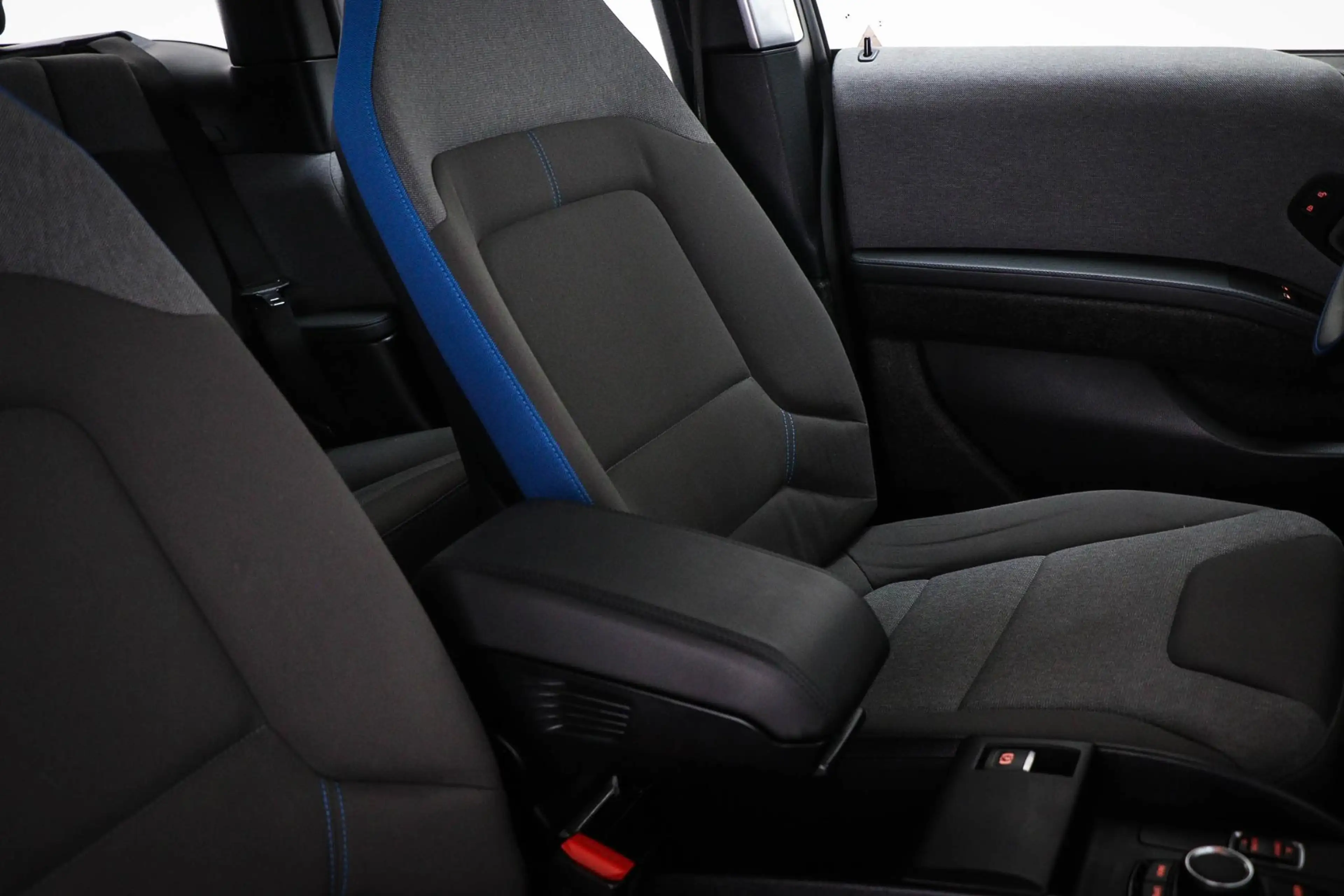 BMW i3 Basis 120Ah 42 kWh | SOH 91% | LED | AIRCO | 19" — photo 15